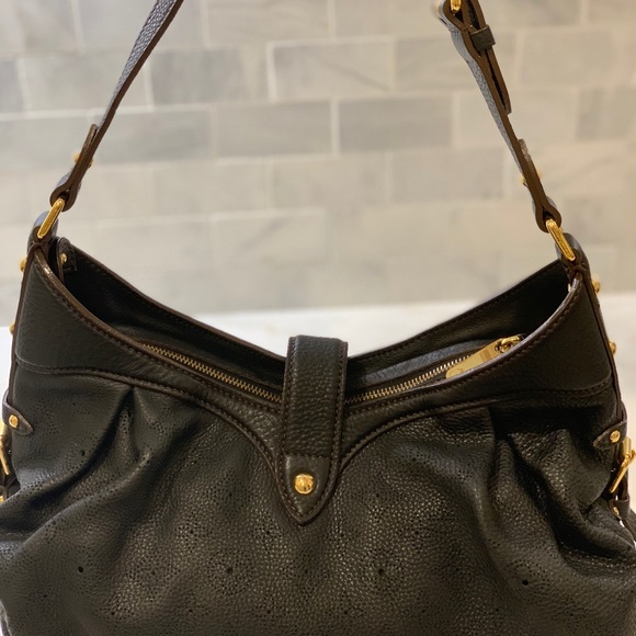 Louis Vuitton Mahina hobo bag. - Picture 3 of 11